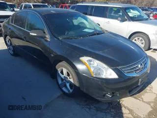 2010 Nissan Altima 3.5 SR with VIN 1N4BL2AP7AN416175, listed as a IAAI auction lot 41638415 with 110,591 mi miles. Bid and sale history available at carsss.com. Image 1.