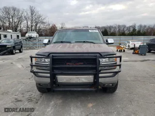 2002 GMC Sierra 1500 SLE with VIN 2GTEC19T621170709, listed as a Copart auction lot 85997764 with 134,991 mi miles and Salvage Title. Bid and sale history available at carsss.com. Image 5.