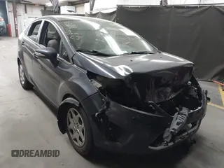 2013 Ford Fiesta SE z VIN 3FADP4BJ1DM186232, wystawiony jako IAAI lot #42304613 z przebiegiem 105 919 mil mil oraz . Historia ofert i sprzedaży dostępna na DreamBid. Obrazek 1.
