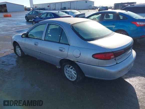 1999 Ford Escort SE z VIN 1FAFP13P8XW185612, wystawiony jako IAAI lot #41097304 z przebiegiem 221 752 mil mil oraz . Historia ofert i sprzedaży dostępna na DreamBid. Obrazek 3.