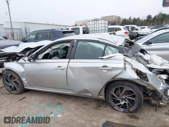 2019 Nissan Altima SR with VIN 1N4BL4CV9KC146676, listed as a IAAI auction lot 41483676 with 99,494 mi miles and . Bid and sale history available at carsss.com. Image 14.