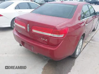 2010 Lincoln MKZ z VIN 3LNHL2GC2AR627799, wystawiony jako IAAI lot #42380024 z przebiegiem Nie podano mil oraz . Historia ofert i sprzedaży dostępna na DreamBid. Obrazek 6.