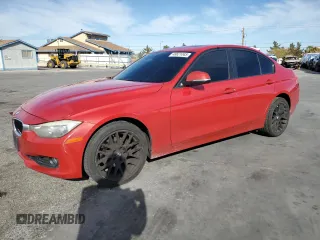 2013 BMW 3 Series 328i z VIN WBA3C1C56DF437583, wystawiony jako Copart lot #48621045 z przebiegiem 92 882 mil mil oraz Szkody całkowita. Historia ofert i sprzedaży dostępna na DreamBid. Obrazek 1.
