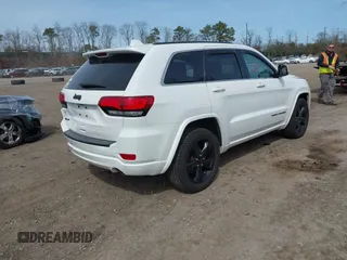2015 Jeep Grand Cherokee Laredo with VIN 1C4RJFAG4FC905092, listed as a IAAI auction lot 41945933 with 97,854 mi miles. Bid and sale history available at carsss.com. Image 4.