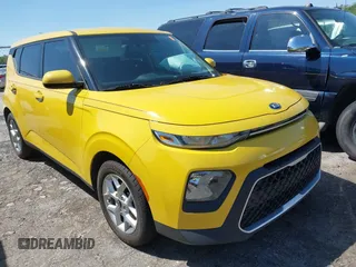 2020 Kia Soul LX with VIN KNDJ23AU6L7104148, listed as a IAAI auction lot 41988387 with 54,631 mi miles. Bid and sale history available at carsss.com. Image 1.