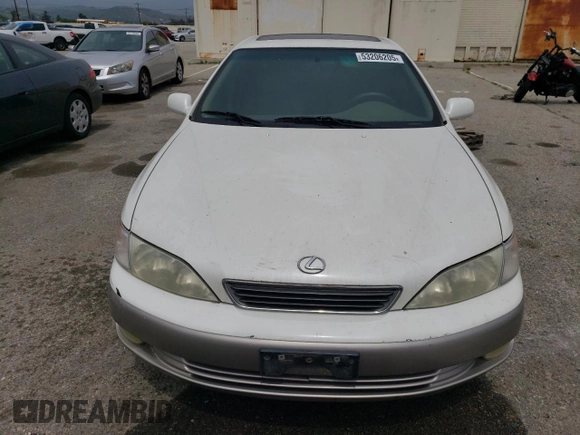 1999 Lexus ES 300 with VIN JT8BF28G9X5058186, listed as a Copart auction lot 53206205 with 196,462 mi miles and Clean title. Bid and sale history available at DreamBid. Image 5.