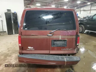 1998 Chevrolet Astro with VIN 1GNEL19W4WB154368, listed as a Copart auction lot 84910114 with 197,896 mi miles and Clean Title. Bid and sale history available at carsss.com. Image 6.