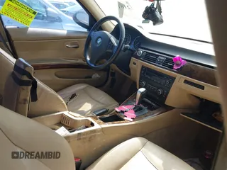 2008 BMW 3 Series 328i z VIN WBAVA37518NL48648, wystawiony jako IAAI lot #42161116 z przebiegiem 198 000 mil mil oraz . Historia ofert i sprzedaży dostępna na DreamBid. Obrazek 5.