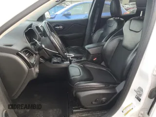 2021 Jeep Cherokee Latitude Plus z VIN 1C4PJLLB5MD112852, wystawiony jako Copart lot #51760005 z przebiegiem 80 804 mil mil oraz Szkoda całkowita • Salvage title. Historia ofert i sprzedaży dostępna na DreamBid. Obrazek 7.