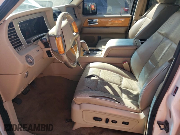 2007 Lincoln Navigator with VIN 5LMFU28567LJ24897, listed as a Copart auction lot 49324365 with Not provided miles and Salvage title. Bid and sale history available at DreamBid. Image 7.