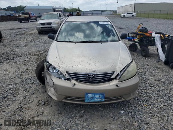 2005 Toyota Camry STD z VIN 4T1BE32K85U098314, wystawiony jako Copart lot #51684685 z przebiegiem 232 792 mil mil oraz Szkoda całkowita • Salvage title. Historia ofert i sprzedaży dostępna na DreamBid. Obrazek 5.