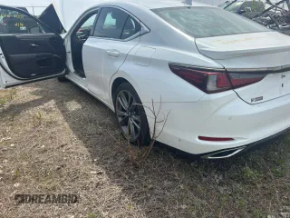 2019 Lexus ES 350 z VIN 58ABZ1B16KU002779, wystawiony jako Copart lot #54559805 z przebiegiem Nie podano mil oraz Czysty tytuł • Clean title. Historia ofert i sprzedaży dostępna na DreamBid. Obrazek 2.
