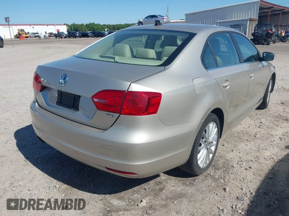 2013 Volkswagen Jetta TDI w/Premium/Nav with VIN 3VWLL7AJXDM233999, listed as a IAAI auction lot 42126691 with 151,658 mi miles and . Bid and sale history available at DreamBid. Image 4.