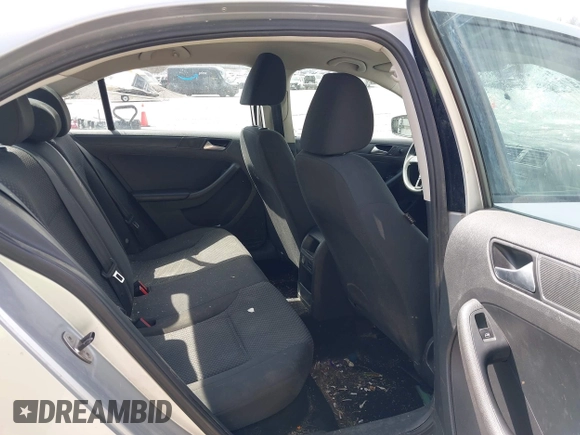 2014 Volkswagen Jetta TDI w/Premium/Nav z VIN 3VWLL7AJ3EM332617, wystawiony jako IAAI lot #42033000 z przebiegiem 186 444 mil mil oraz . Historia ofert i sprzedaży dostępna na DreamBid. Obrazek 8.