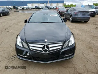 2012 Mercedes-Benz E 350 with VIN WDDKJ5KB8CF142816, listed as a Copart auction lot 58254635 with 135,275 mi miles and Clean title. Bid and sale history available at DreamBid. Image 5.
