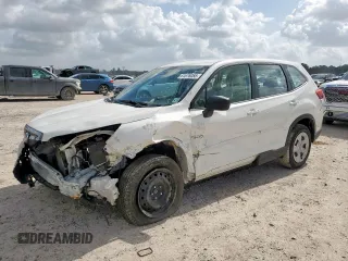 2020 Subaru Forester with VIN JF2SKAAC9LH529536, listed as a Copart auction lot 61676055 with 33,946 mi miles and Salvage title. Bid and sale history available at DreamBid. Image 1.