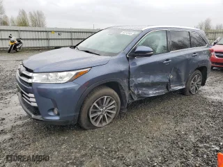 2019 Toyota Highlander SE with VIN 5TDJZRFHXKS702032, listed as a Copart auction lot 52212345 with 0 mi miles and Salvage Title. Bid and sale history available at carsss.com. Image 1.