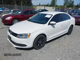 2013 Volkswagen Jetta TDI w/Premium с VIN 3VWLL7AJXDM388780, выставлен на аукционе IAAI как лот 42167972 с пробегом 189 950 миль миль и . История ставок и продаж доступна на DreamBid. Изображение 2.