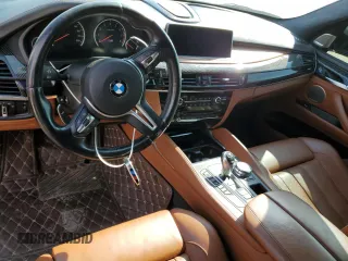 2017 BMW X5 M z VIN 5YMKT6C58H0U38973, wystawiony jako Copart lot #47422705 z przebiegiem 54 567 mil mil oraz Czysty tytuł • Clean title. Historia ofert i sprzedaży dostępna na DreamBid. Obrazek 8.