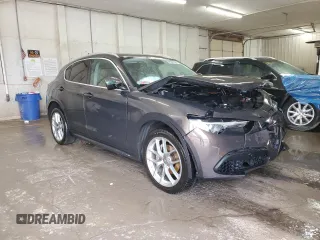 2018 Alfa Romeo Stelvio Ti z VIN ZASFAKBN4J7C22701, wystawiony jako Copart lot #48041535 z przebiegiem 137 764 mil mil oraz Szkoda całkowita • Salvage title. Historia ofert i sprzedaży dostępna na DreamBid. Obrazek 4.
