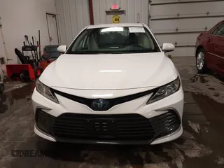 2022 Toyota Camry Hybrid LE with VIN 4T1C31AK4NU589284, listed as a IAAI auction lot 41570420 with 47,565 mi miles. Bid and sale history available at carsss.com. Image 12.