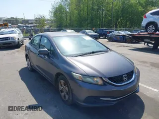 2015 Honda Civic Sedan LX with VIN 19XFB2F50FE095498, listed as a IAAI auction lot 42077072 with 211,682 mi miles. Bid and sale history available at carsss.com. Image 1.