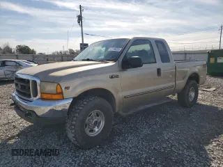 2000 Ford Super Duty F-250 XL with VIN 1FTNX21S0YED56024, listed as a Copart auction lot 42188235 with 303,331 mi miles and Salvage Title. Bid and sale history available at carsss.com. Image 1.