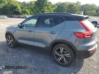 2021 Volvo XC40 R-Design with VIN YV4162UM9M2401811, listed as a Copart auction lot 59177733 with 11,993 mi miles and . Bid and sale history available at carsss.com. Image 2.