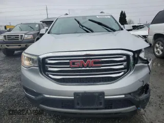 2018 GMC Acadia SLT z VIN 1GKKNULS1JZ118090, wystawiony jako Copart lot #49996075 z przebiegiem 56 467 mil mil oraz Szkoda całkowita • Salvage title. Historia ofert i sprzedaży dostępna na DreamBid. Obrazek 5.