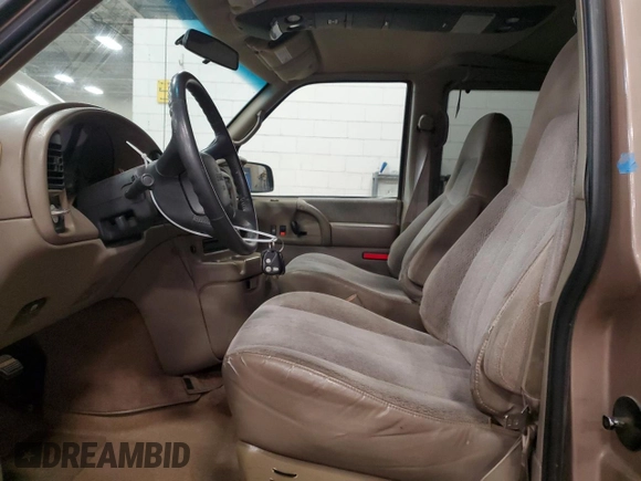 1999 GMC Safari z VIN 1GKEL19W6XB515307, wystawiony jako Copart lot #41521765 z przebiegiem 22 548 mil mil oraz Szkoda całkowita • Salvage title. Historia ofert i sprzedaży dostępna na DreamBid. Obrazek 7.