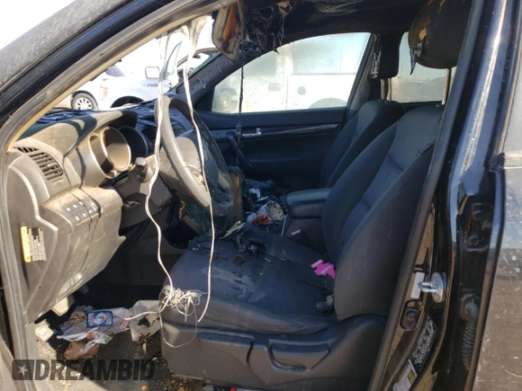2012 Kia Sorento LX with VIN 5XYKTCA63CG195594, listed as a Copart auction lot 43026195 with Not Provided miles and Salvage Title. Bid and sale history available at DreamBid. Image 7.