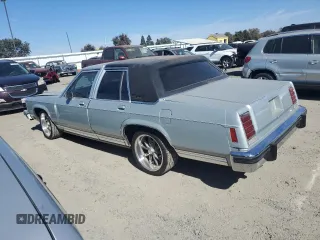 1987 Ford Crown Victoria z VIN 2FABP74F5HX169963, wystawiony jako Copart lot #75491944 z przebiegiem 89 729 mil mil oraz Szkody całkowita. Historia ofert i sprzedaży dostępna na DreamBid. Obrazek 2.