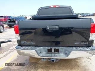 2013 Toyota Tundra с VIN 5TFDW5F19DX290264, выставлен на аукционе IAAI как лот 42319512 с пробегом 153 566 миль миль и . История ставок и продаж доступна на DreamBid. Изображение 17.
