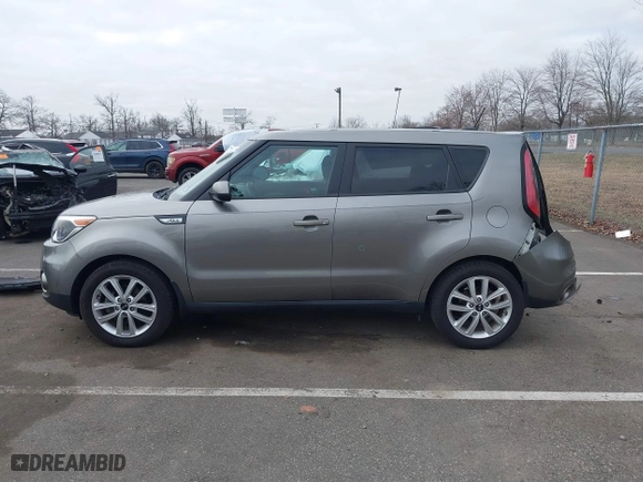 2019 Kia Soul + with VIN KNDJP3A55K7679656, listed as a IAAI auction lot 41804151 with 62,910 mi miles. Bid and sale history available at carsss.com. Image 14.