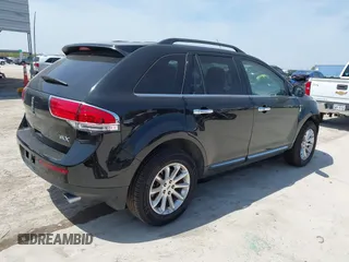2013 Lincoln MKX with VIN 2LMDJ6JK6DBL44437, listed as a IAAI auction lot 41867123 with 89,386 mi miles and . Bid and sale history available at carsss.com. Image 4.