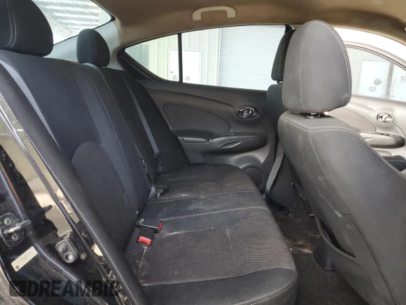 2016 Nissan Versa SV z VIN 3N1CN7AP4GL858901, wystawiony jako Copart lot #60162735 z przebiegiem 149 829 mil mil oraz Czysty tytuł • Clean title. Historia ofert i sprzedaży dostępna na DreamBid. Obrazek 10.
