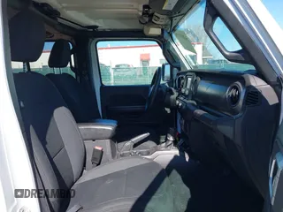 2018 Jeep Wrangler Unlimited Sport S z VIN 1C4HJXDG8JW117341, wystawiony jako IAAI lot #42037176 z przebiegiem 44 750 mil mil oraz . Historia ofert i sprzedaży dostępna na DreamBid. Obrazek 5.