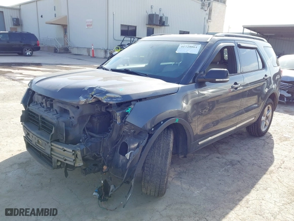 2017 Ford Explorer XLT with VIN 1FM5K8D8XHGC76912, listed as a IAAI auction lot 41728061 with 100,995 mi miles. Bid and sale history available at carsss.com. Image 17.