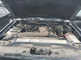 2000 Ford Explorer XLS z VIN 1FMZU62X7YZB81285, wystawiony jako IAAI lot #42720506 z przebiegiem 92 852 mil mil oraz . Historia ofert i sprzedaży dostępna na DreamBid. Obrazek 10.