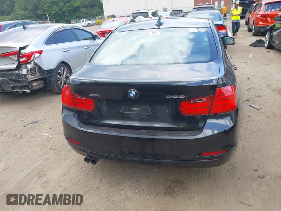 2014 BMW 3 Series 328i xDrive z VIN WBA3B5C54EF958961, wystawiony jako IAAI lot #42542378 z przebiegiem 310 348 mil mil oraz . Historia ofert i sprzedaży dostępna na DreamBid. Obrazek 16.