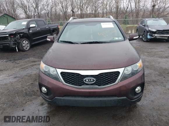 2013 Kia Sorento EX with VIN 5XYKUDA27DG385240, listed as a IAAI auction lot 41989061 with 266,169 mi miles. Bid and sale history available at carsss.com. Image 6.