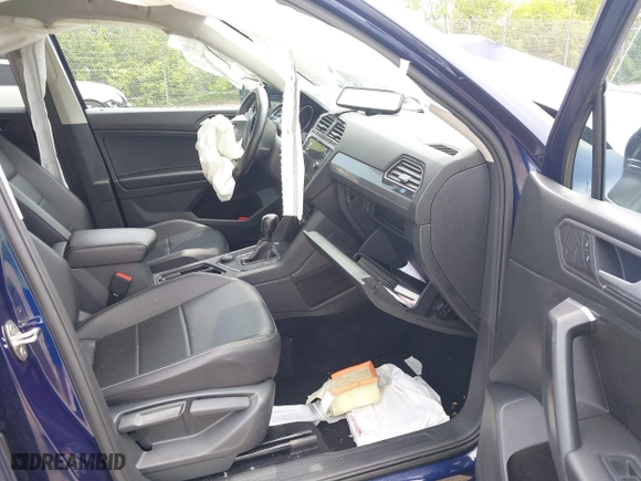 2021 Volkswagen Tiguan SE with VIN 3VV2B7AXXMM084355, listed as a IAAI auction lot 39559023 with 1 mi miles. Bid and sale history available at carsss.com. Image 5.