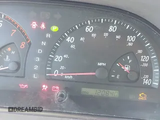 2003 Toyota Camry LE z VIN 4T1BF30K93U555189, wystawiony jako IAAI lot #42086826 z przebiegiem 120 840 mil mil oraz . Historia ofert i sprzedaży dostępna na DreamBid. Obrazek 7.