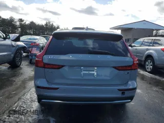 2024 Volvo V60 Cross Country Plus with VIN YV4L12WYXR2134824, listed as a Copart auction lot 44391335 with 9,140 mi miles and Salvage Title. Bid and sale history available at carsss.com. Image 6.