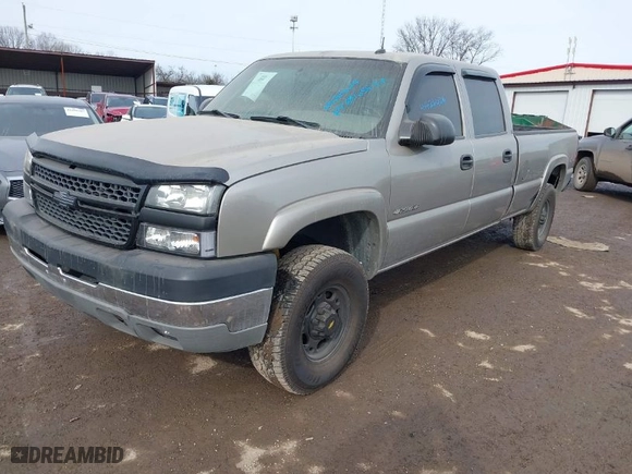 2003 Chevrolet Silverado 2500HD LT3 with VIN 1GCHK23G93F123234, listed as a IAAI auction lot 41426424 with 190,523 mi miles. Bid and sale history available at carsss.com. Image 2.
