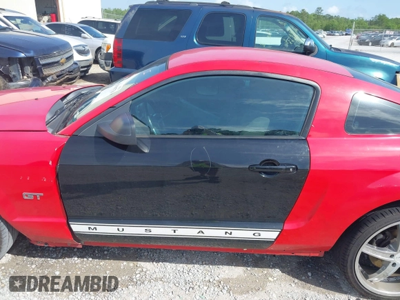 2006 Ford Mustang GT Deluxe with VIN 1ZVFT82H865265969, listed as a IAAI auction lot 42090770 with 237,231 mi miles. Bid and sale history available at carsss.com. Image 14.