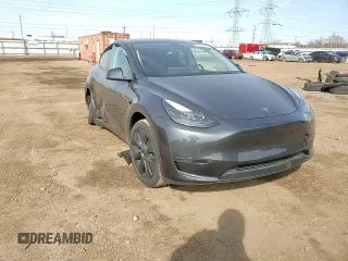 2024 Tesla Model Y with VIN 7SAYGDED7RF163537, listed as a Copart auction lot 48639255 with 7,193 mi miles and Salvage Title. Bid and sale history available at DreamBid. Image 10.