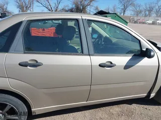 2007 Ford Focus S with VIN 1FAFP34N47W298854, listed as a IAAI auction lot 41814627 with 126,781 mi miles. Bid and sale history available at carsss.com. Image 14.