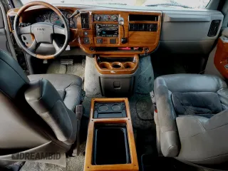 2004 GMC Savana Cargo Van YF7 Upfitter with VIN 1GDFG15T341134365, listed as a Copart auction lot 45971155 with 117,966 mi miles and Salvage Title. Bid and sale history available at carsss.com. Image 8.