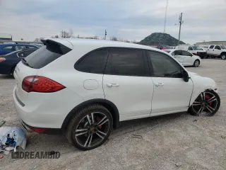 2012 Porsche Cayenne Turbo z VIN WP1AC2A23CLA83951, wystawiony jako Copart lot #82380594 z przebiegiem Nie podano mil oraz Szkoda całkowita • Salvage title. Historia ofert i sprzedaży dostępna na DreamBid. Obrazek 3.